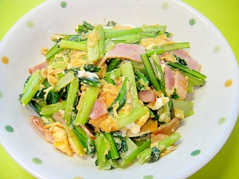 小松菜とベーコン卵のダシダ炒め